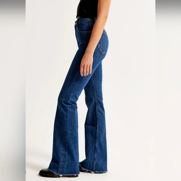 A&F Curve Love The Vintage Flare High Rise Jeans Raw Hem Size 29 Tall - Picture 3 of 15